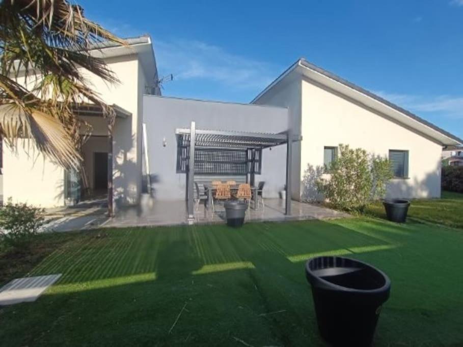 Villa Des Rives Du Tarn Avec Jacuzzi Montans Luaran gambar